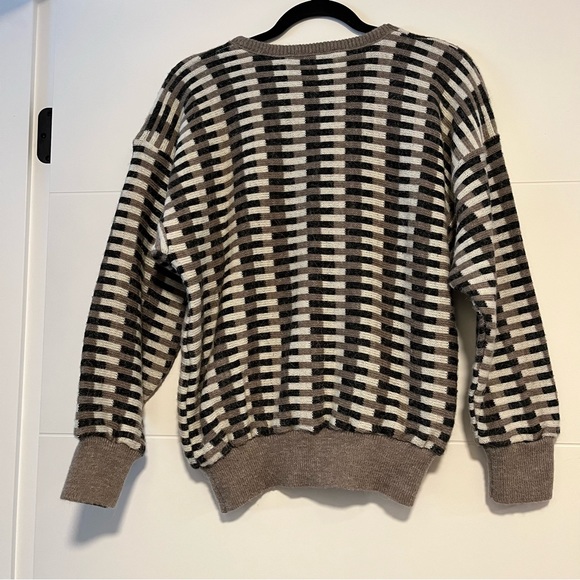 Lady Anne | Vintage Knit Sweater - Picture 6 of 12